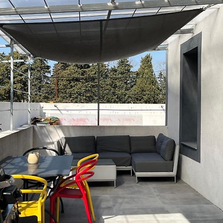 Aux 3 Domaines T2 Avec Terrasse Apartment Hyeres Bagian luar foto